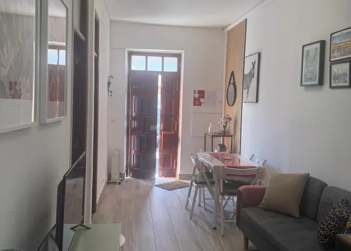 Beato Typical House דירה ליסבון